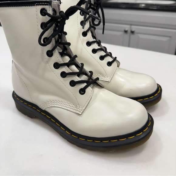 Dr. Martens Women’s 1460 Smooth White Leather Combat Boots Sz US 8 EU 39 NEW! - Picture 3 of 12